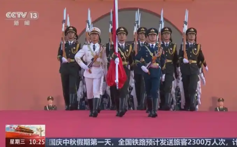 ��ף�л����񹲺͹�����76���꣺�ӻ��ۣ���ʷ�ĽŲ���Զ��ǰ